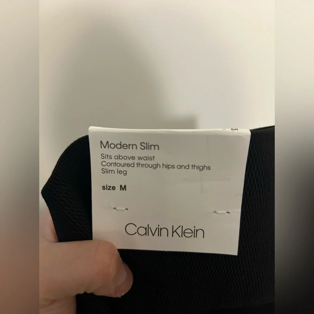 NWT Calvin Klein Modern Slim Leggings in Black